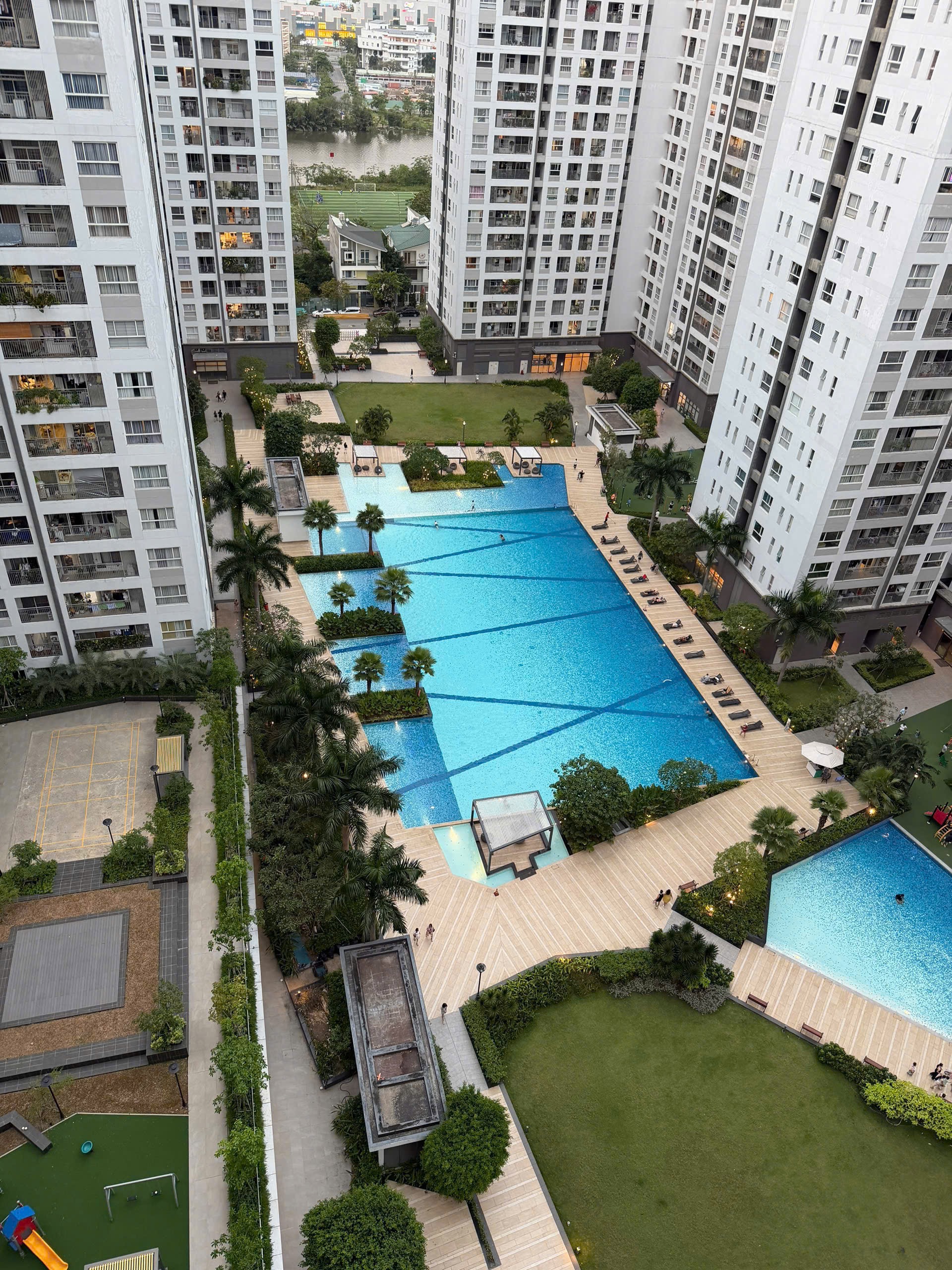 BÁN CĂN HỘ SUNRISE RIVERSIDE - DT 52M2 - 2 PHÒNG NGỦ - VIEW SÔNG TRUNG TÂM QUẬN 1 